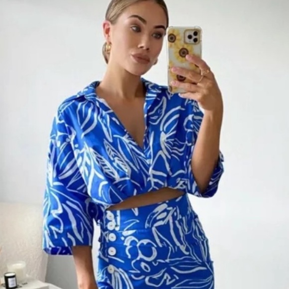 Zara Printed Crop Top - Picture 2 of 9